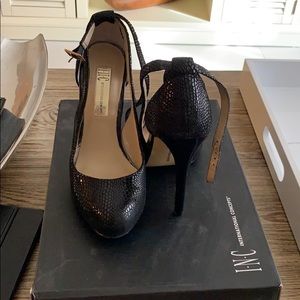 INC Lucetblk size 5